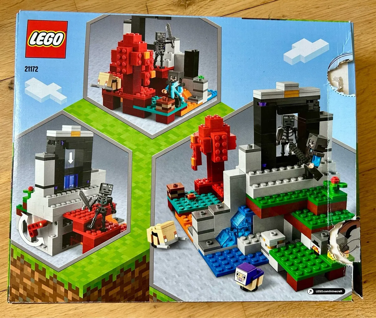 Lego Minecraft - The Ruined Portal - 21172 - Image 2