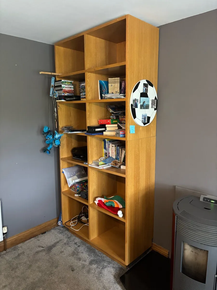Oak veneered shelving unit - Image 2