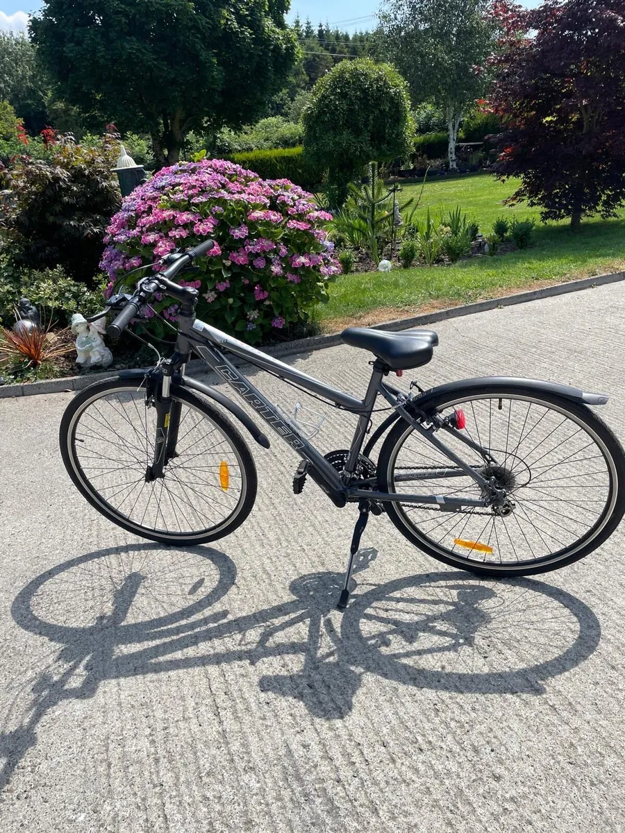 Woman’s bicycle - Image 1