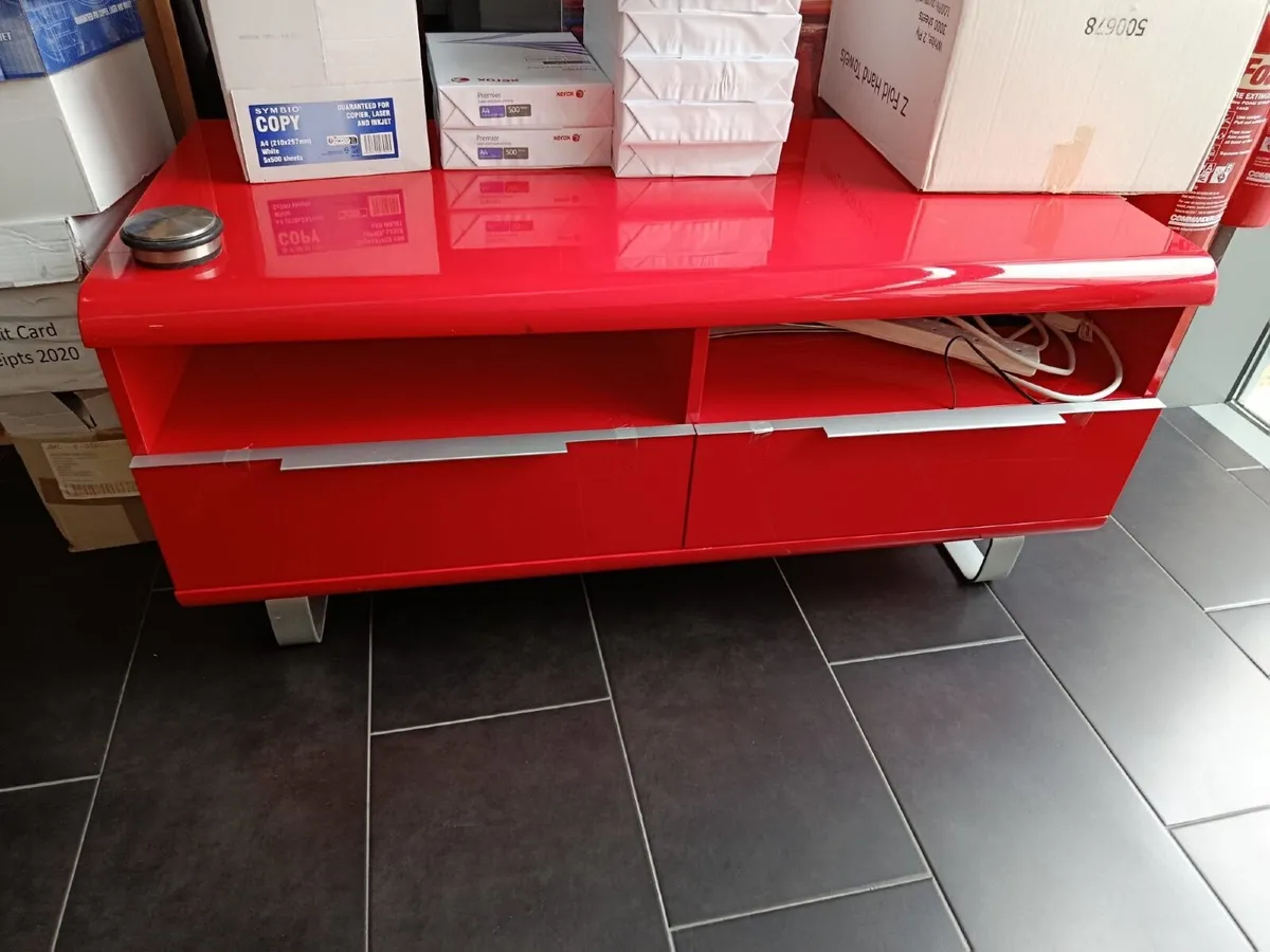 TV stand - Image 1