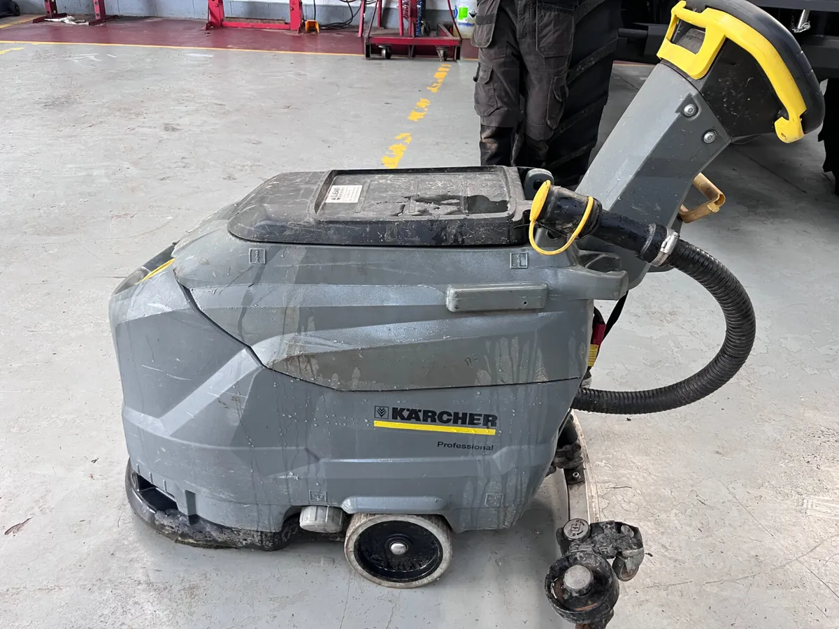 Karcher Floor Cleaner - Image 1