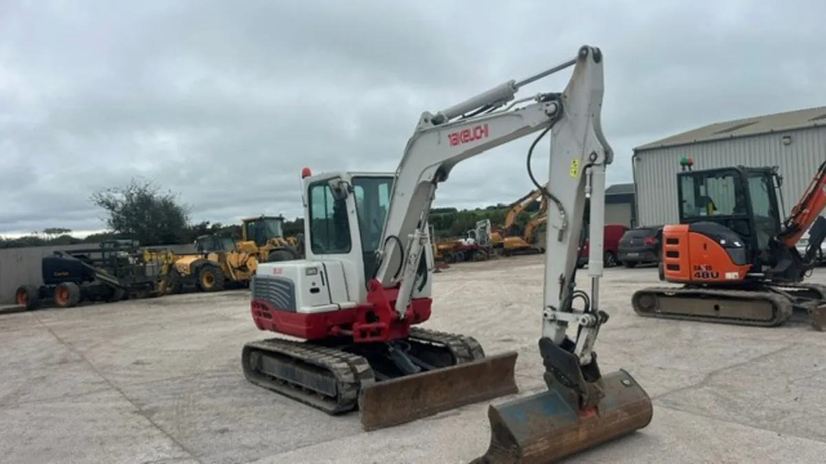 2017 Takeuchi TB250 - Image 4