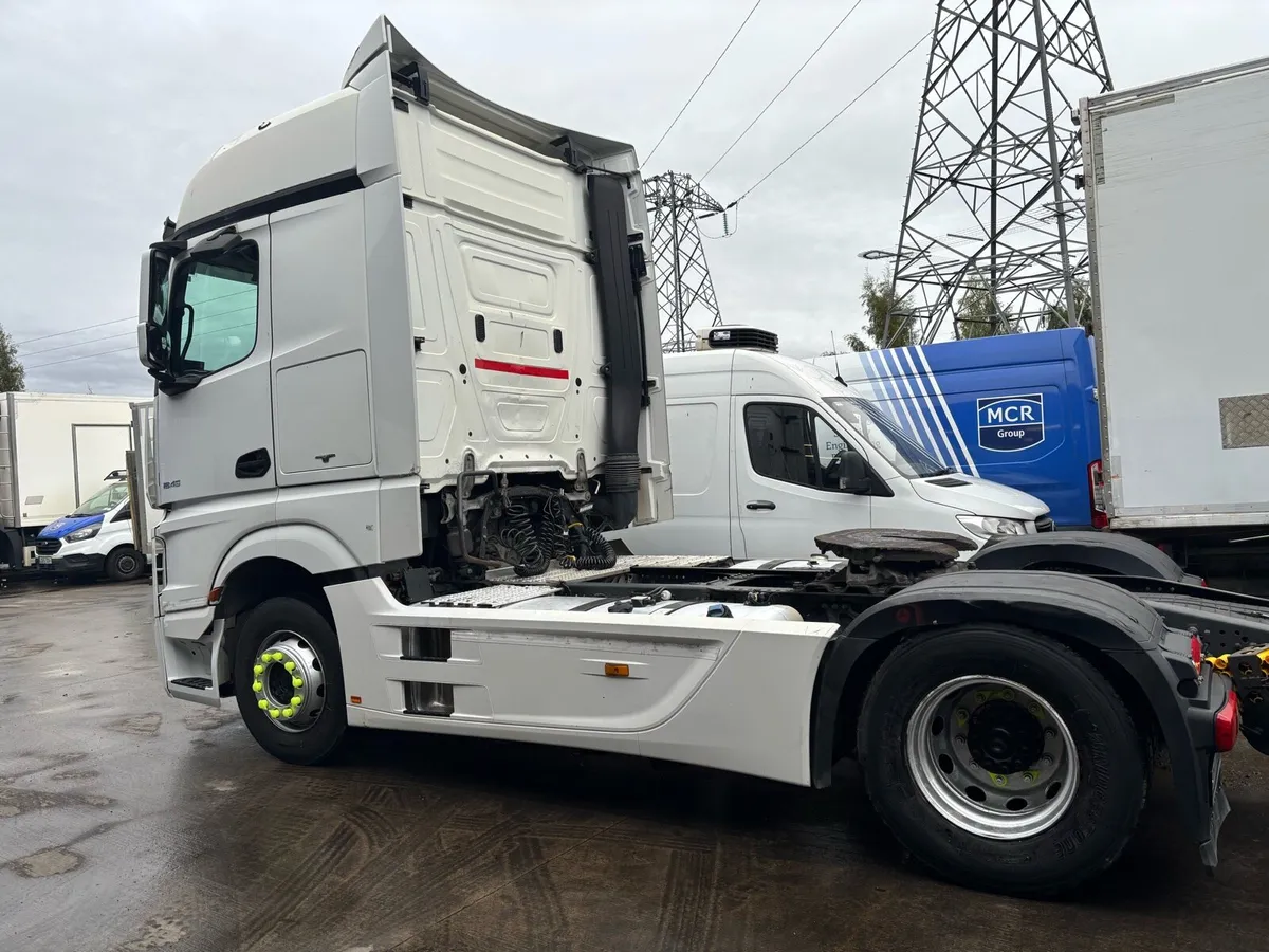 Mercedes Actros 1845 2018 - Image 3