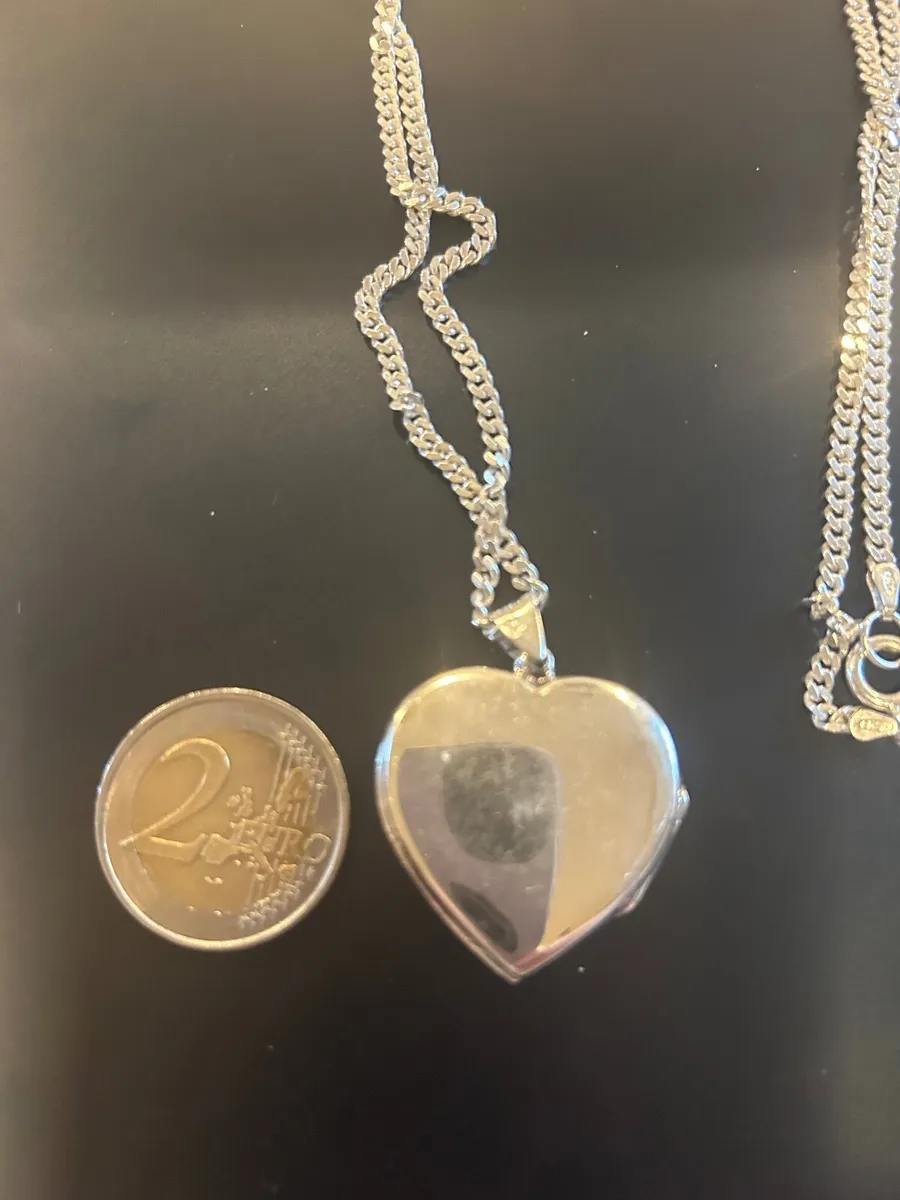 Silver heart(Tree of Life)locket, 23" silver chain - Image 2