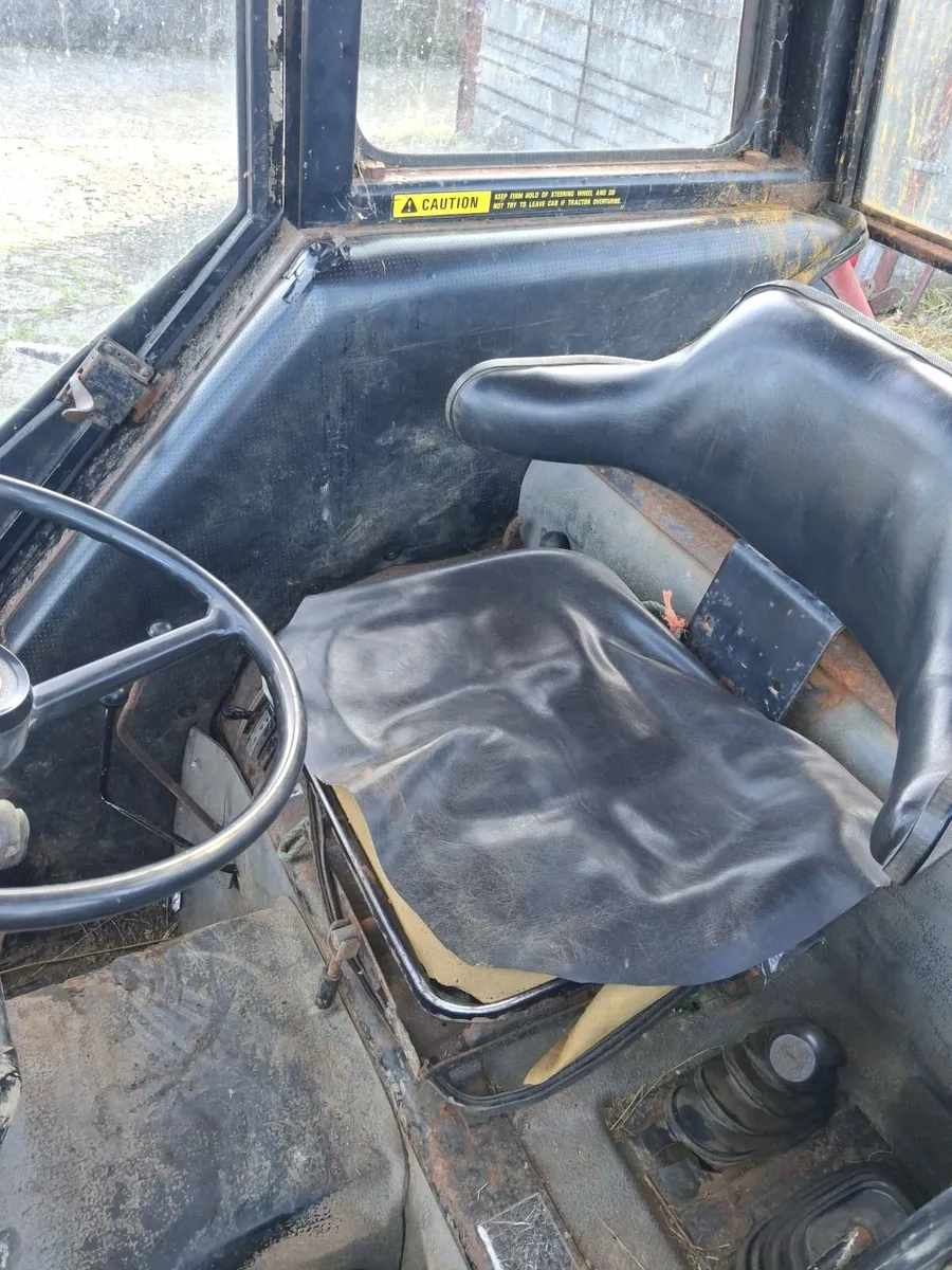 CASEIH 585L - Image 3