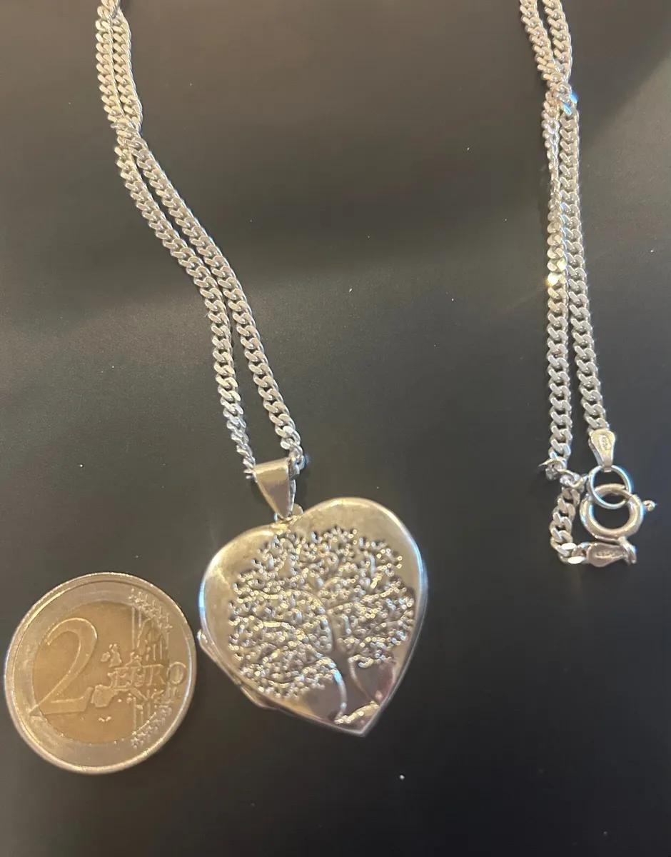 Silver heart(Tree of Life)locket, 23" silver chain - Image 1
