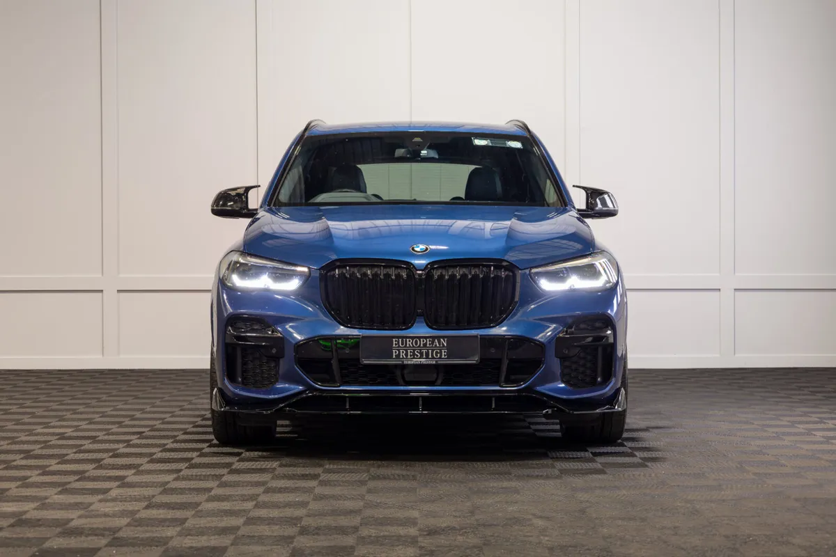 2023 BMW X5 X-Drive 30d M-Sport 2 Seat Commercial - Image 2