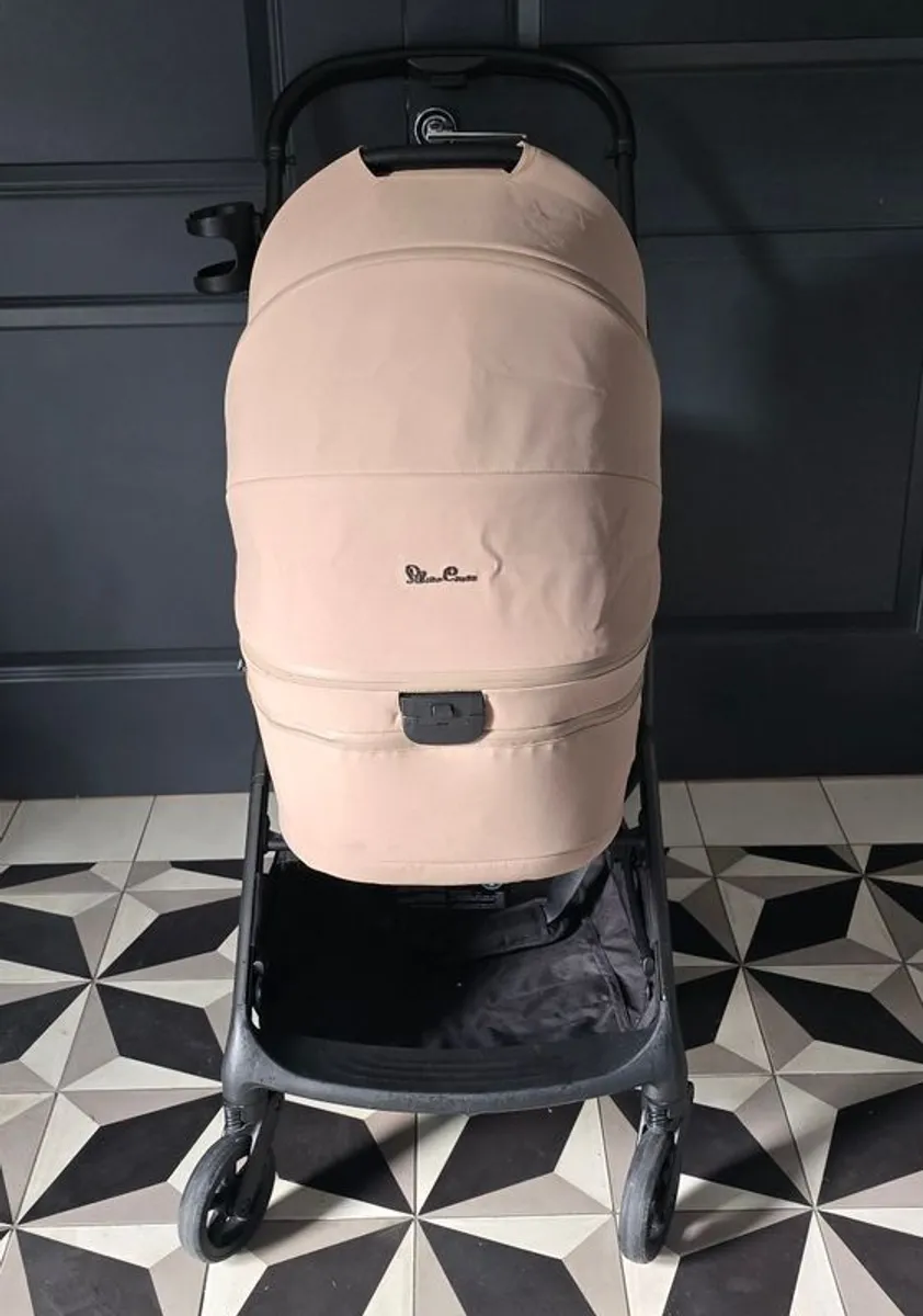 Silver Cross Nia Champagne Compact Travel Stroller with Carrycot - Image 4