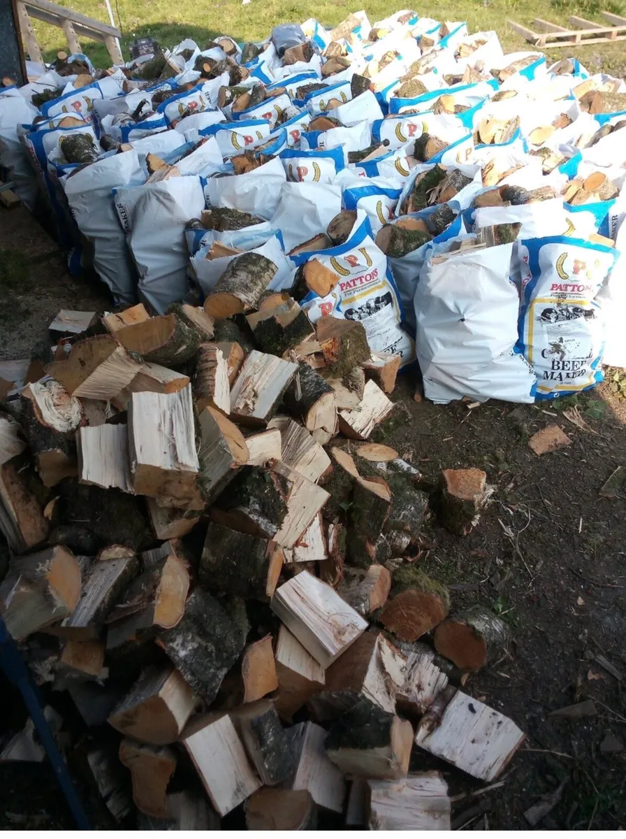 Hardwood firewood €5 a bag delivered - Image 1