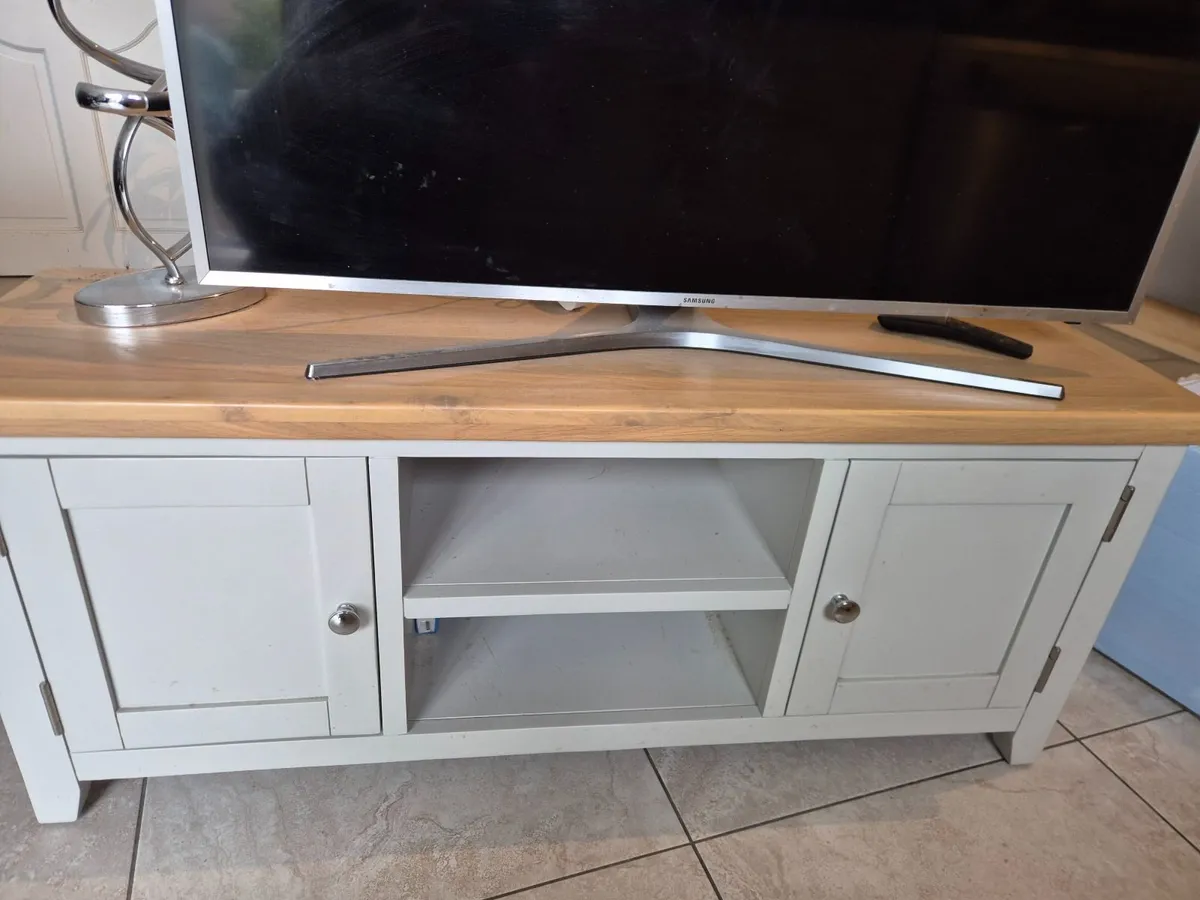 Tv cabinet - Image 1
