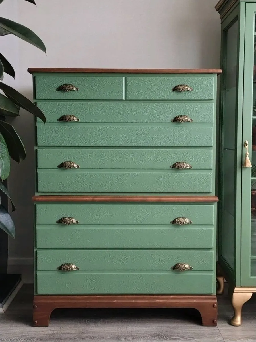 Vintage large chest of drawers - Image 1