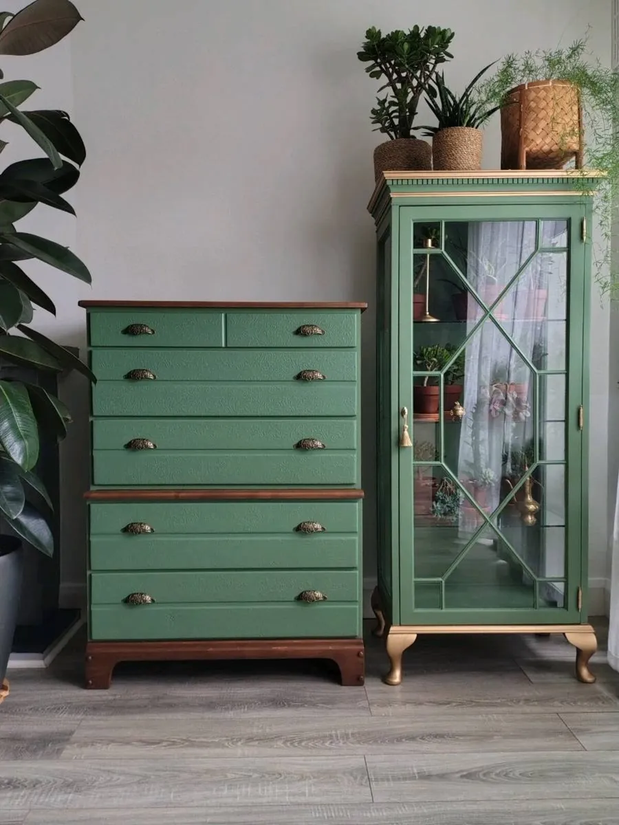 Vintage large chest of drawers - Image 2
