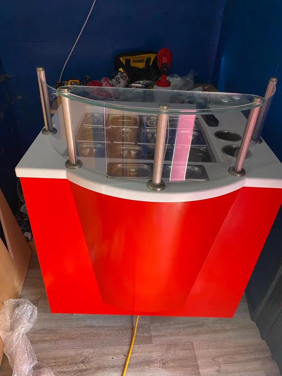 Ice cream/pizza toppings station - Image 1