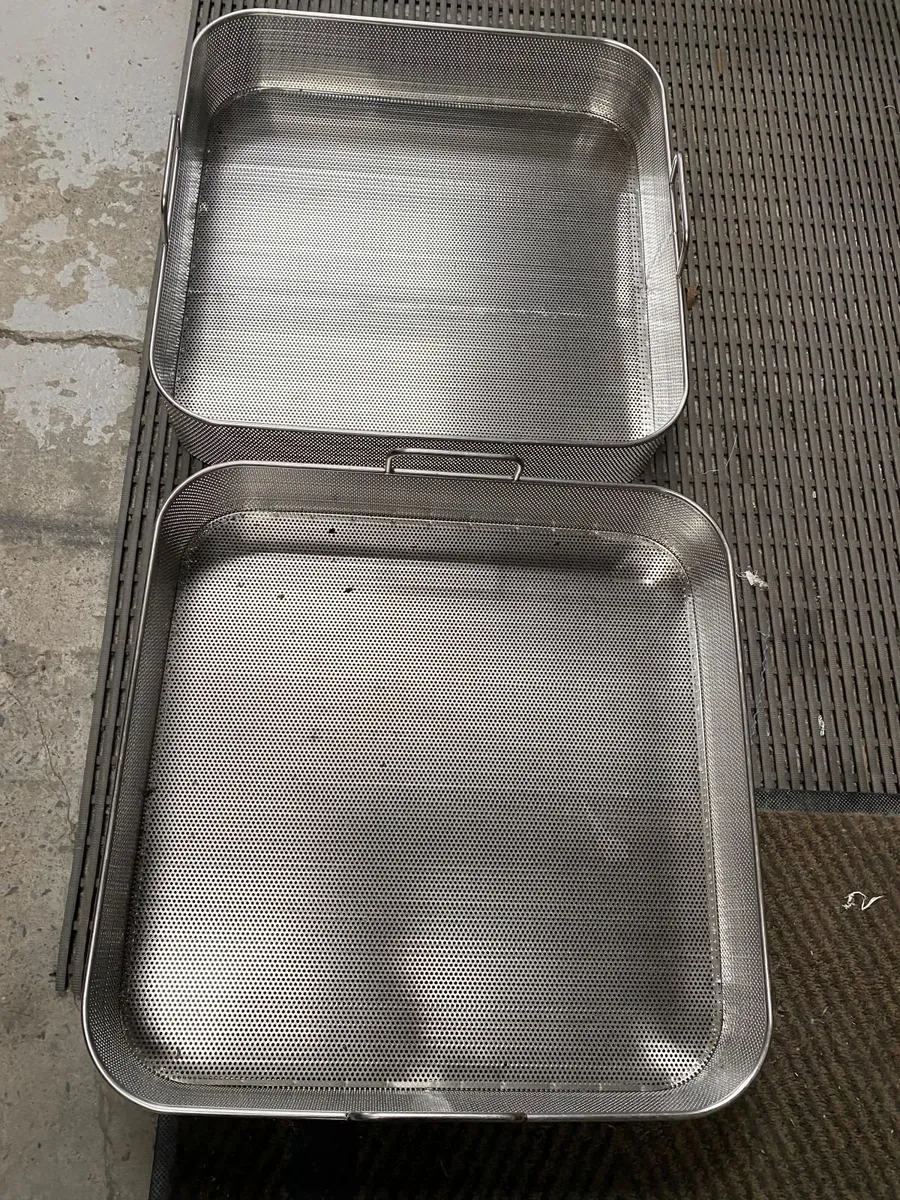 Stainless steel baskets - Image 1