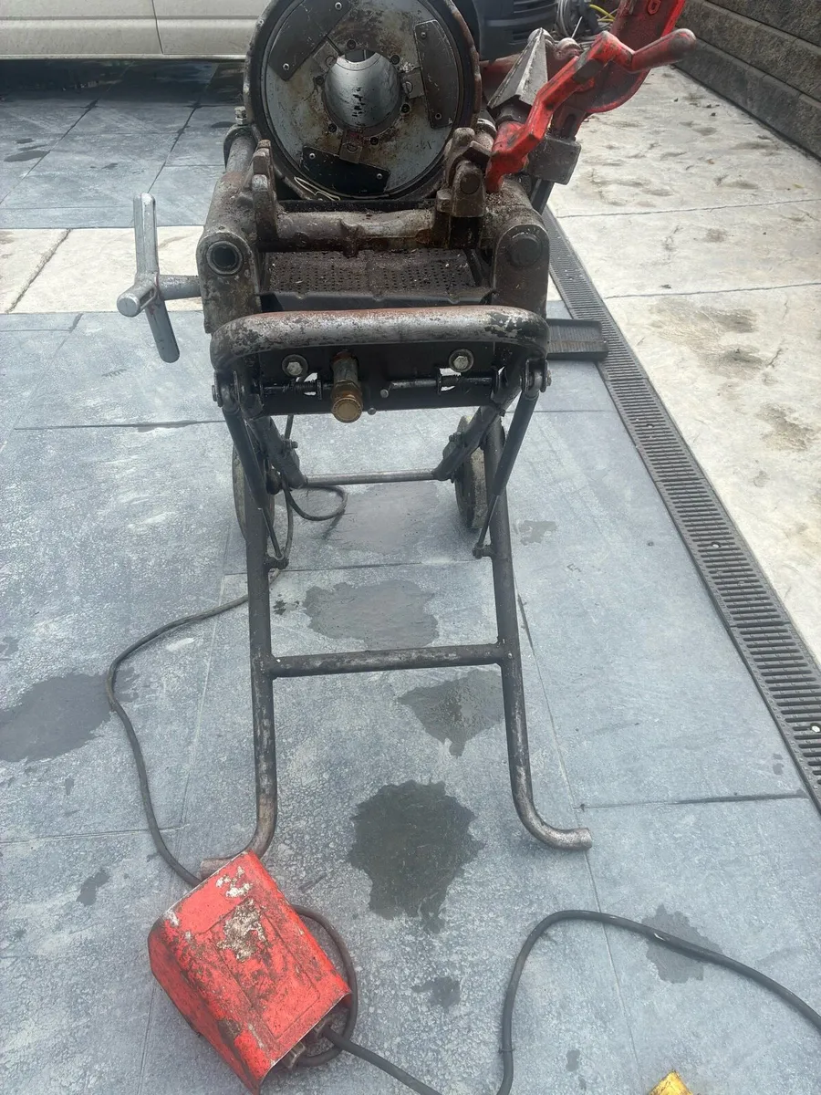 Pipe threader - Image 1