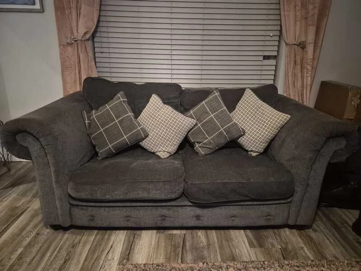 3 and 2 seater couch - Image 3