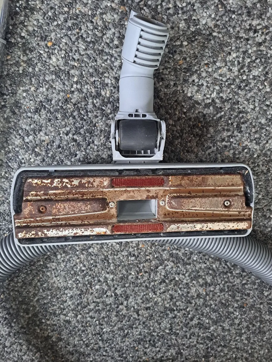 Nilfisk hoover - Image 4