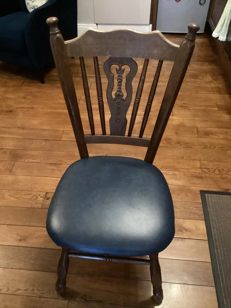 Dining room table and 6 chairs - Image 2