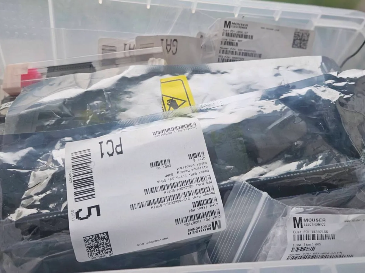 Bundle of Electronic Components - Image 4