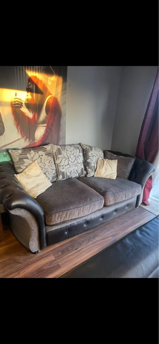 Couch - Image 2