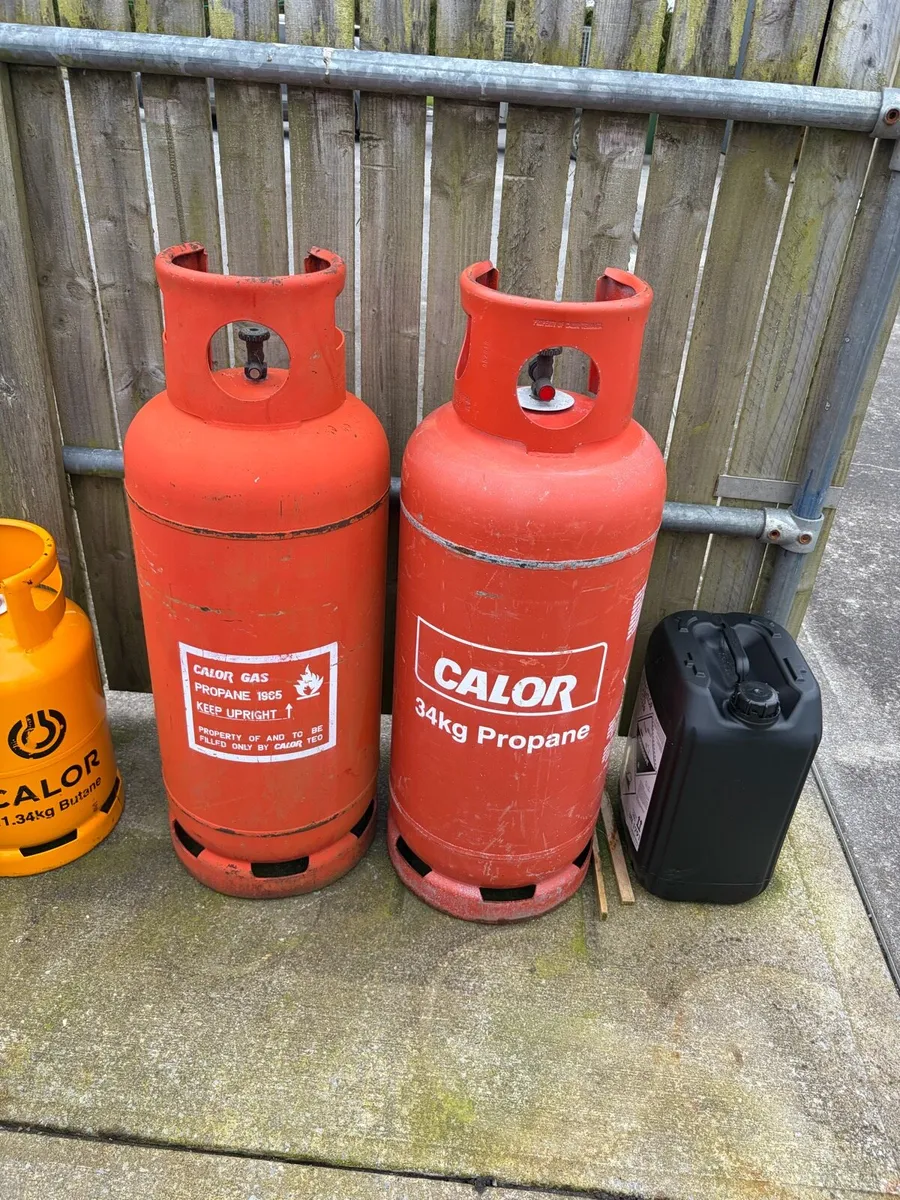 Large gas bottles