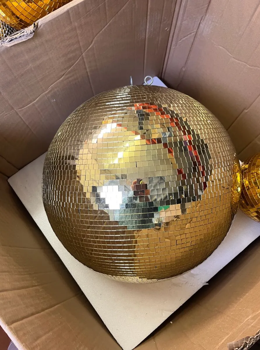 Disco Decor & Sound Bundle - 25 Mirror Balls + QTX - Image 3