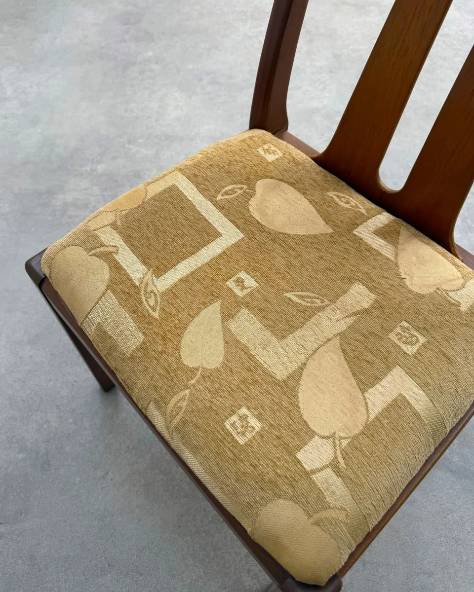 Set of 6 Mid-Century Dining Chairs - Image 4