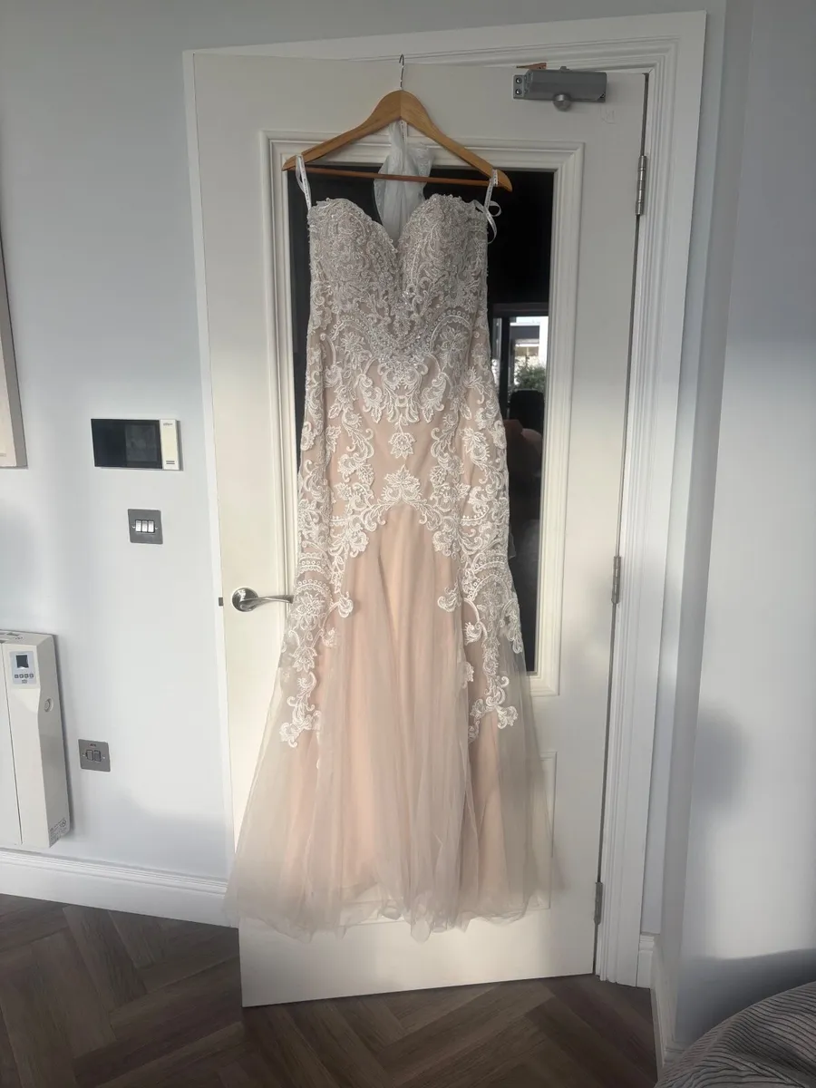 Kenneth Winston Wedding Dress new with tags - Image 3