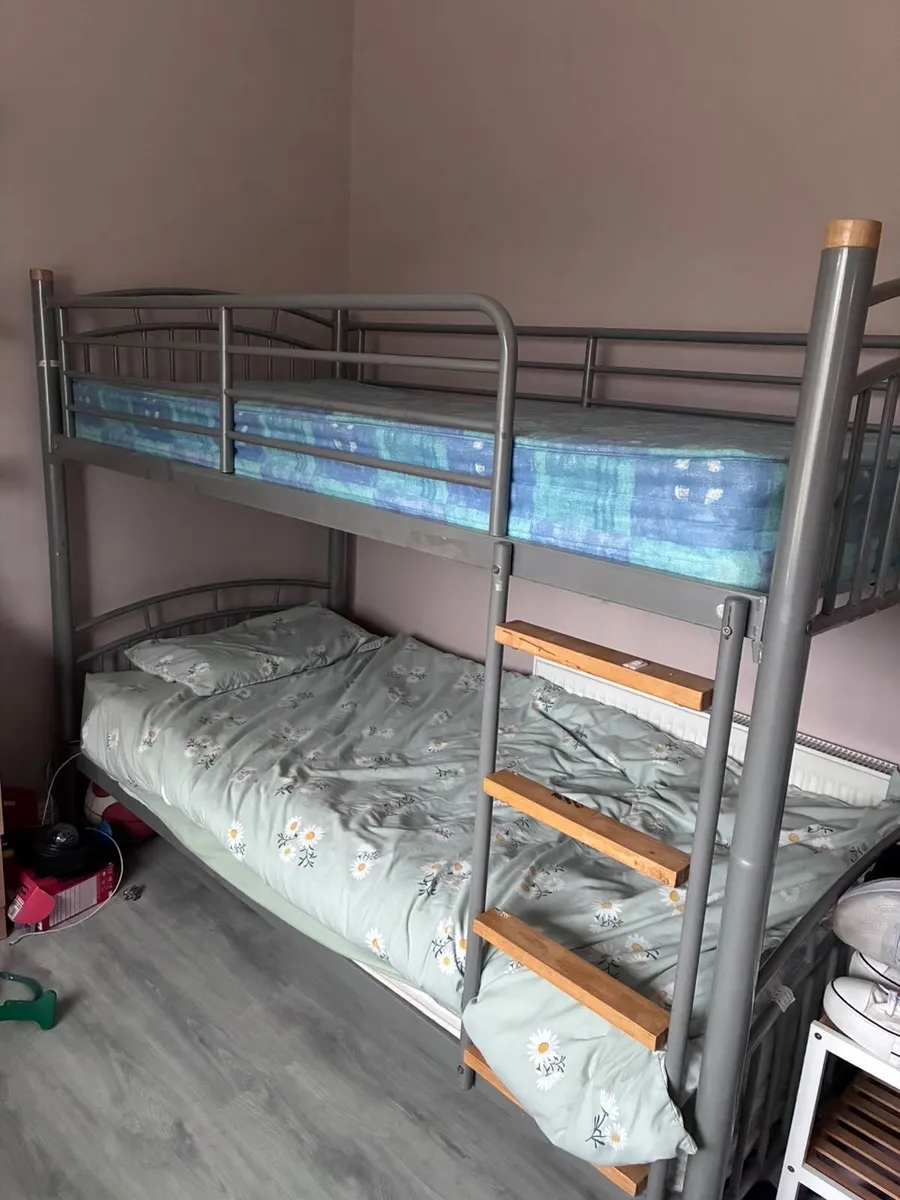 Bunk bed - Image 1