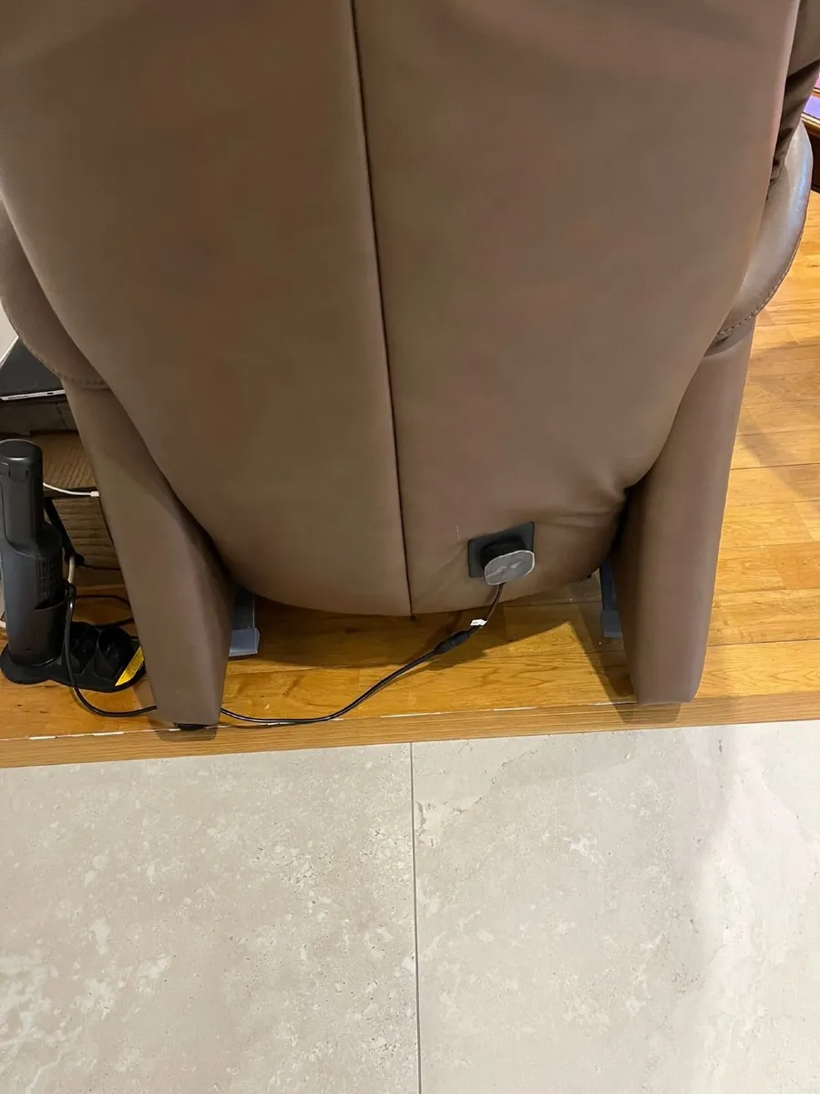 Recliner Chair - Image 3