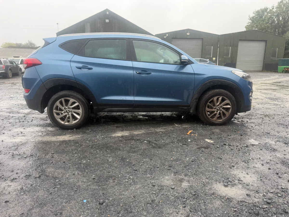 2017 Hyundai Tucson - Image 2