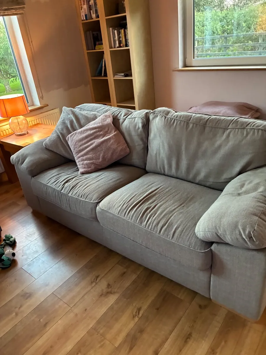 Couch - Image 3