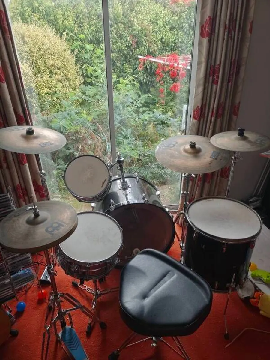 Yamaha Stage Custom Drum kit with Meinl cymbals and fancy stool - Image 2