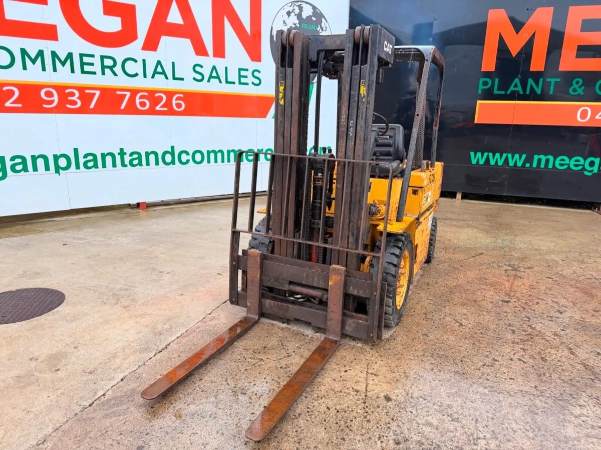 Caterpillar 2.5 Ton Diesel Forklift  Container Mas - Image 4