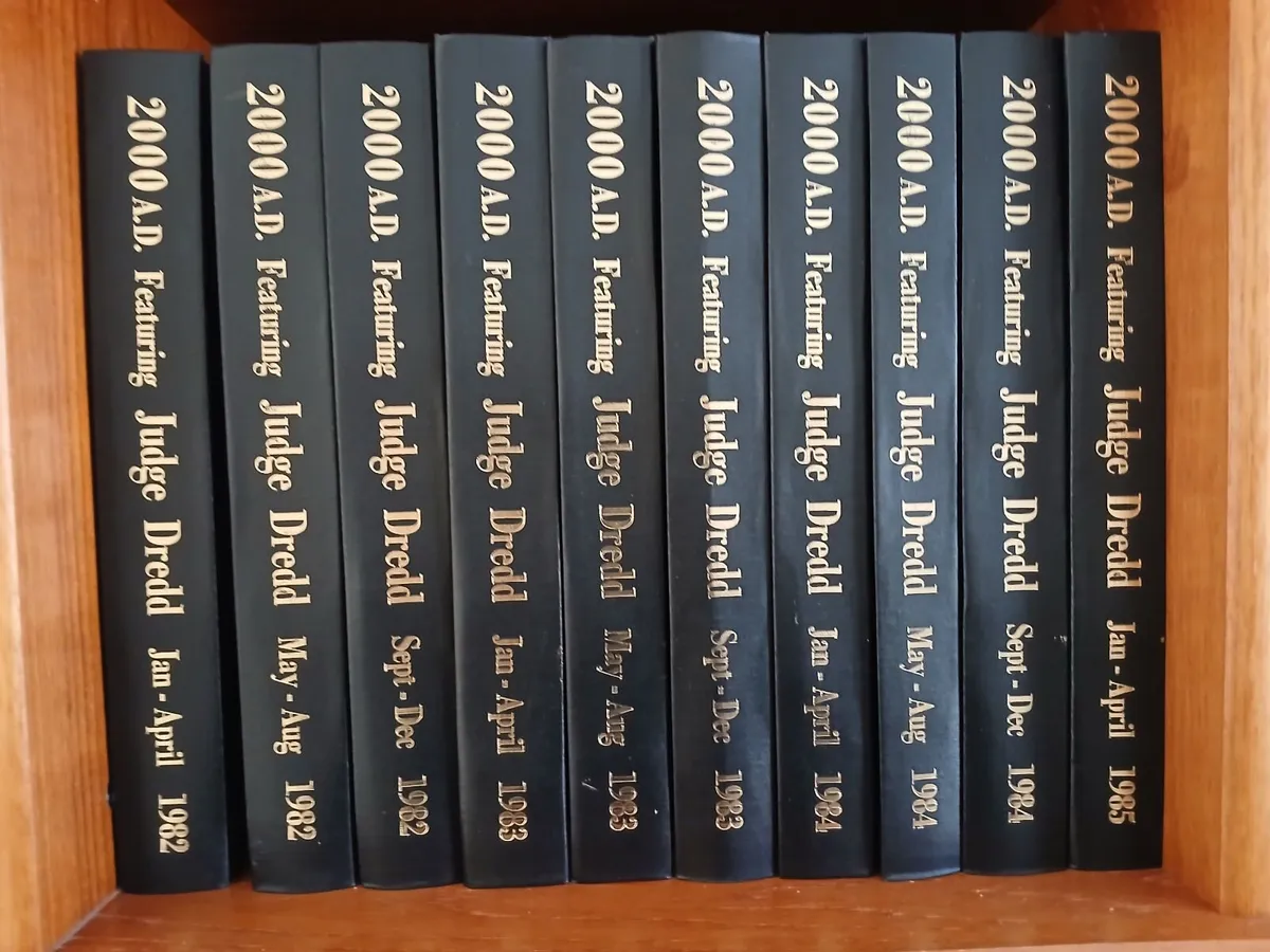 2,000 AD Comic Book Collection (Judge Dredd) - Image 2