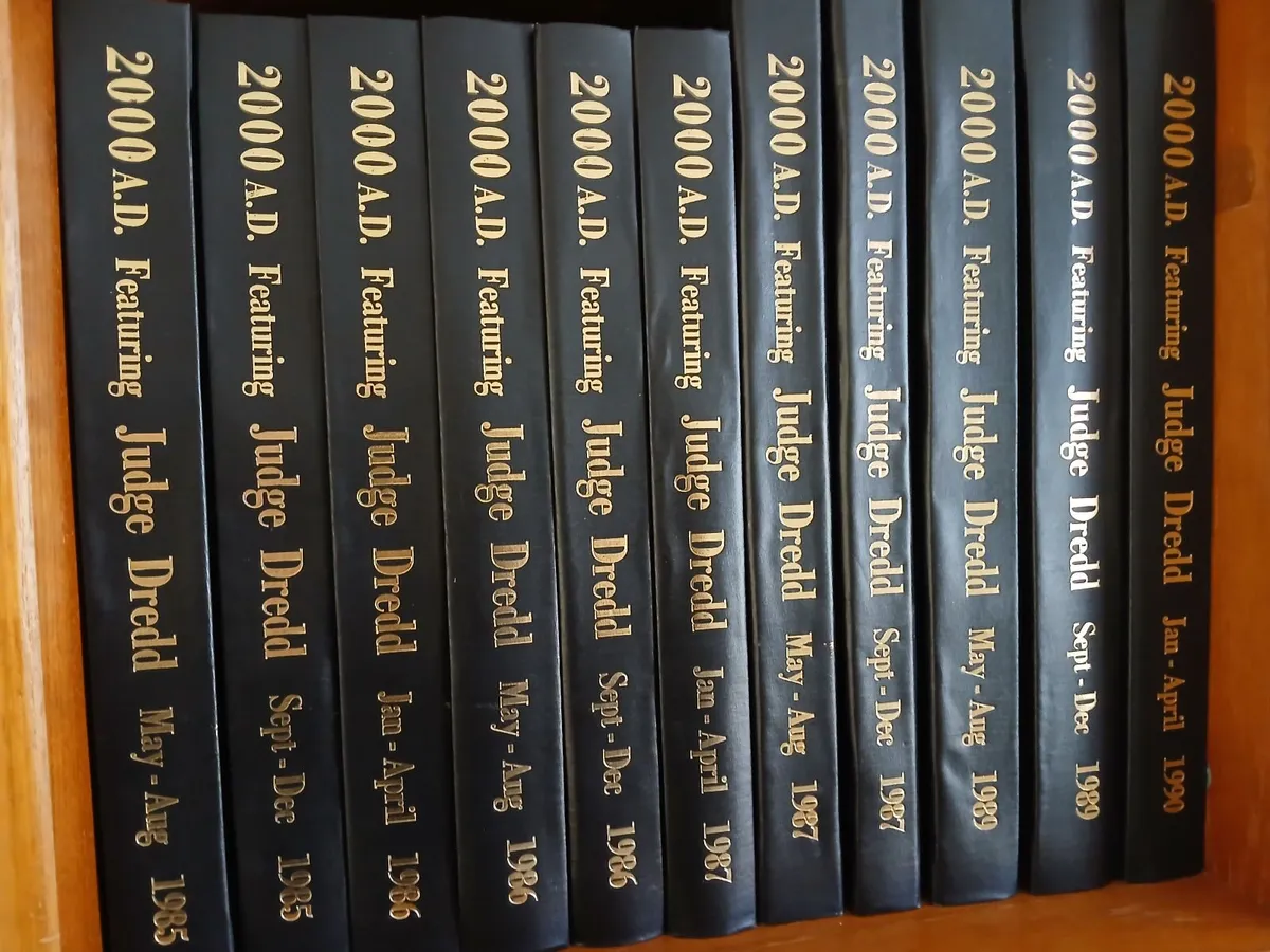 2,000 AD Comic Book Collection (Judge Dredd) - Image 3