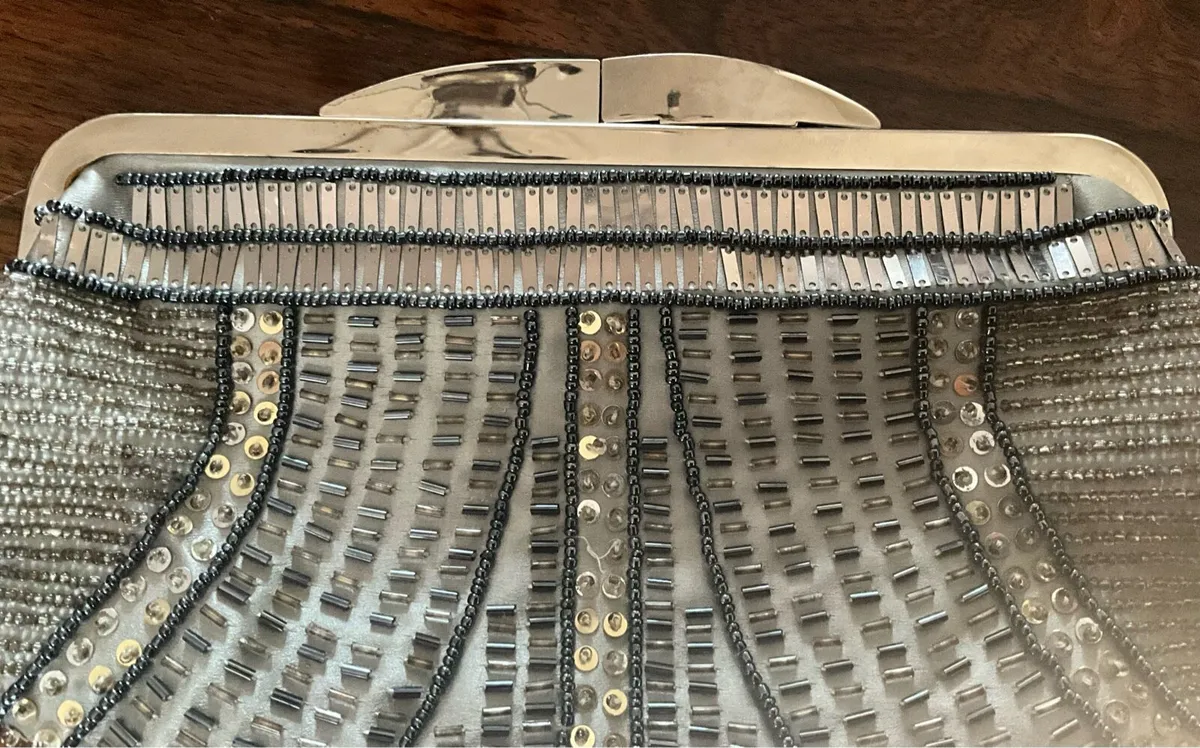 Vintage Style Beaded Evening Bag - Image 4
