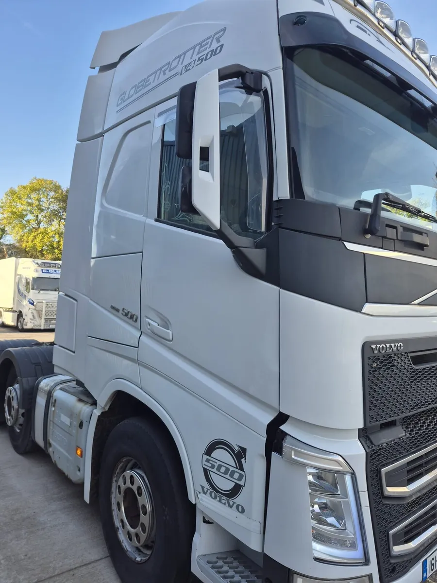 2016 Volvo FH500 Globetrotter - Image 2