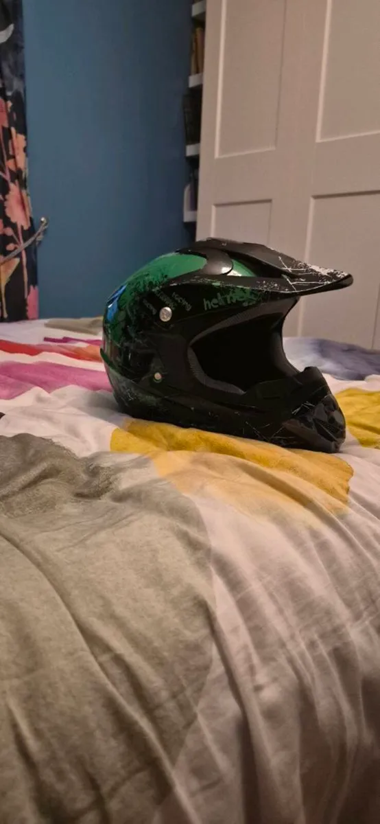 Bike helmet - Image 4