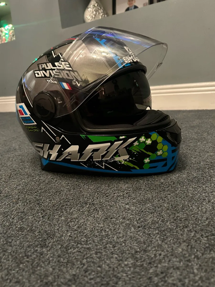 Helmet and jacket - Image 3