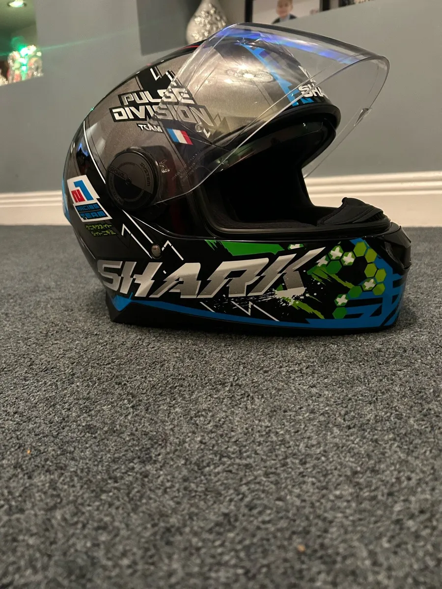 Helmet and jacket - Image 4