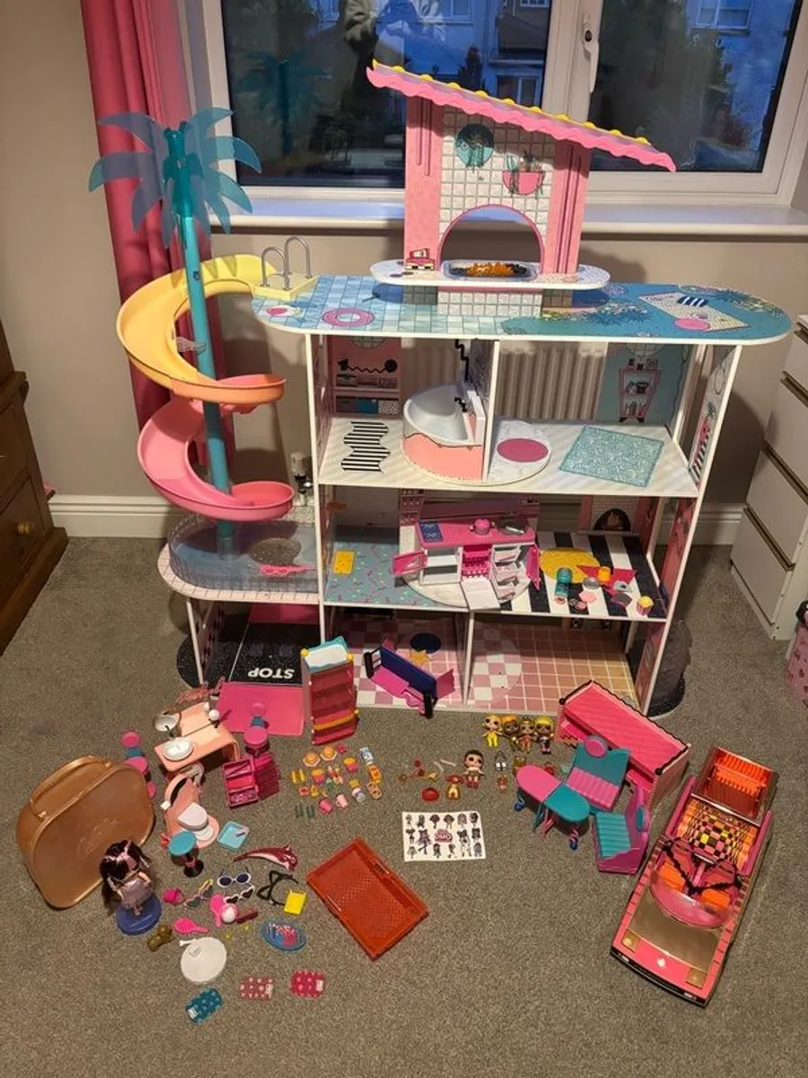 Lol doll house & Extras - Image 1