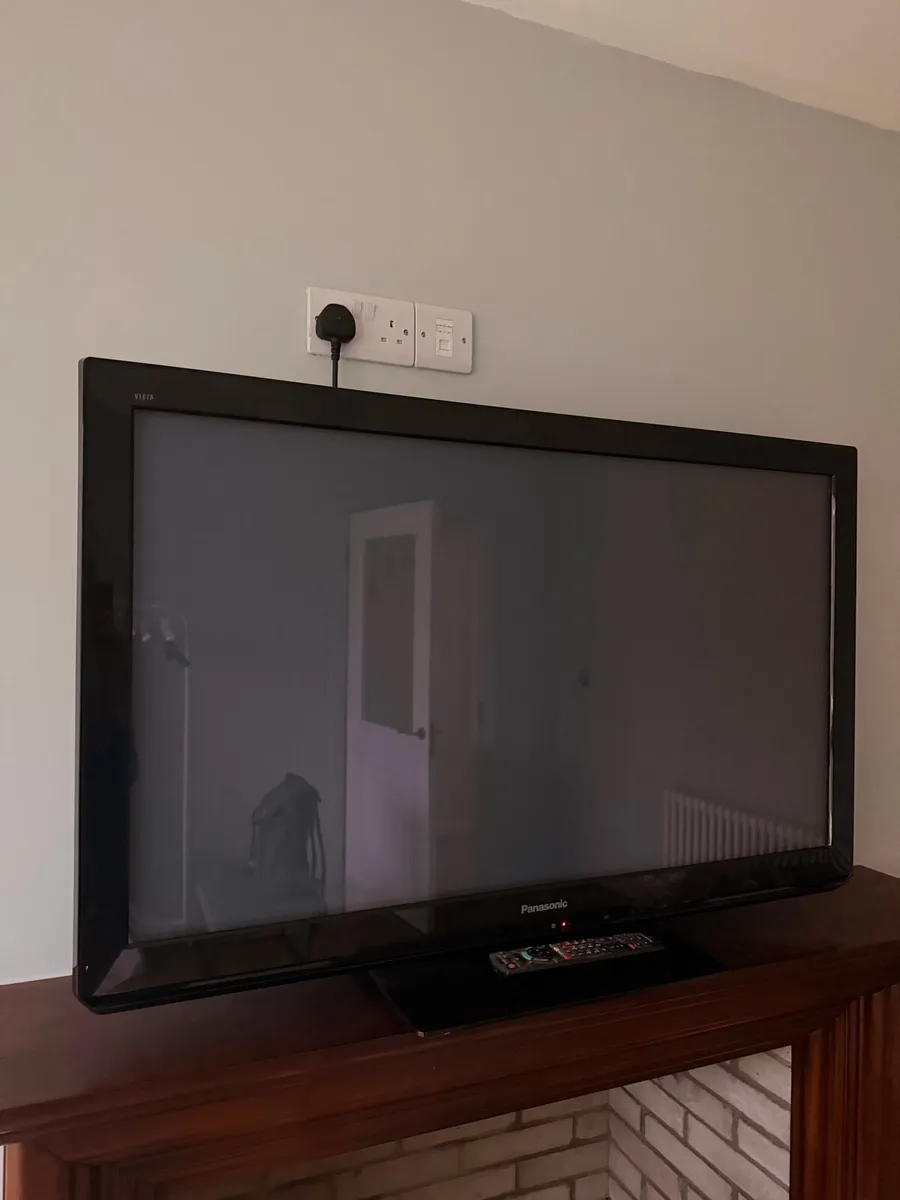 Panasonic flat screen TV - Image 1