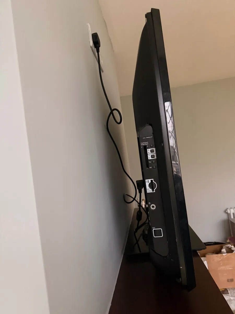Panasonic flat screen TV - Image 2