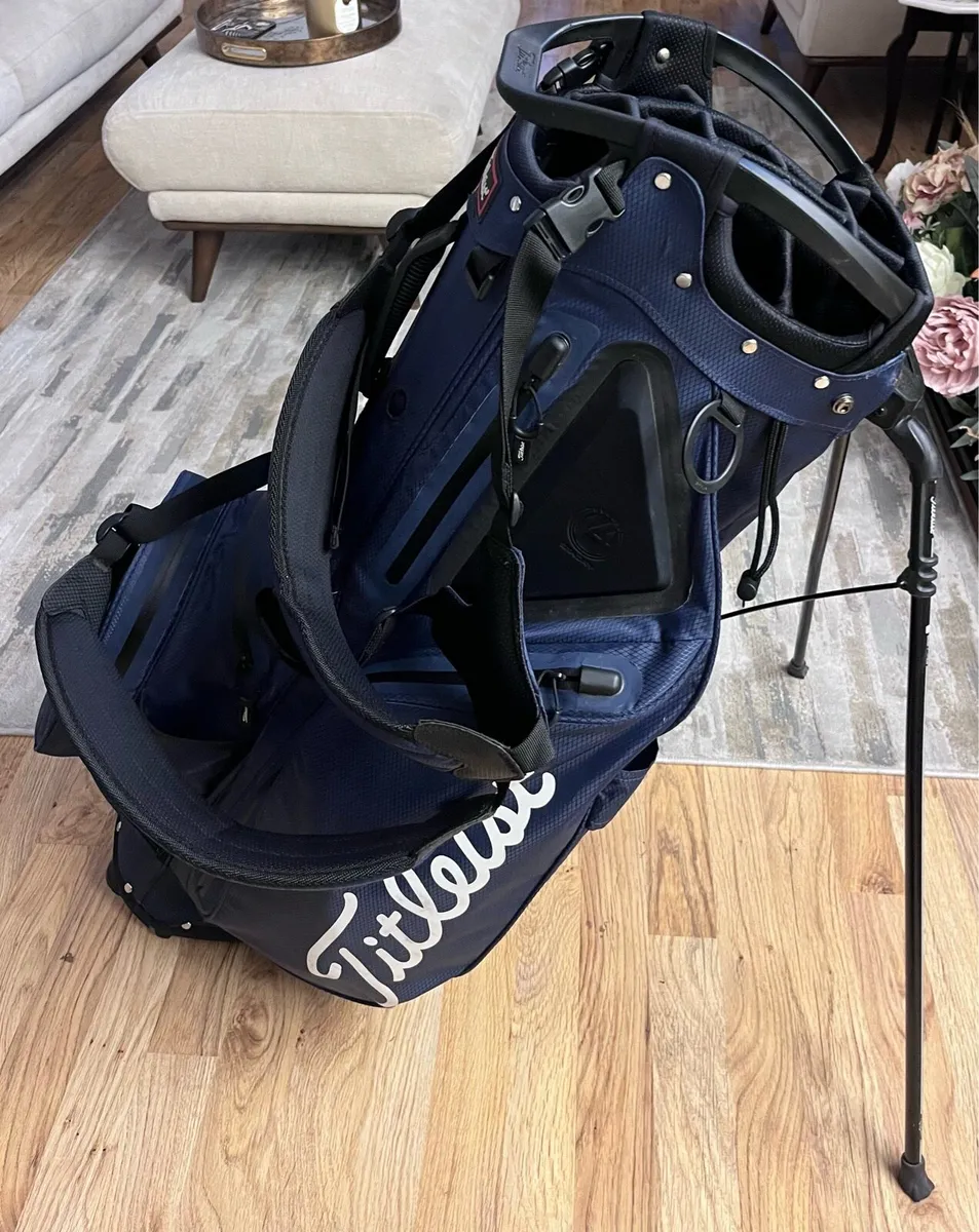 Titleist Hybrid 14 StaDry Golf Bag - Image 2
