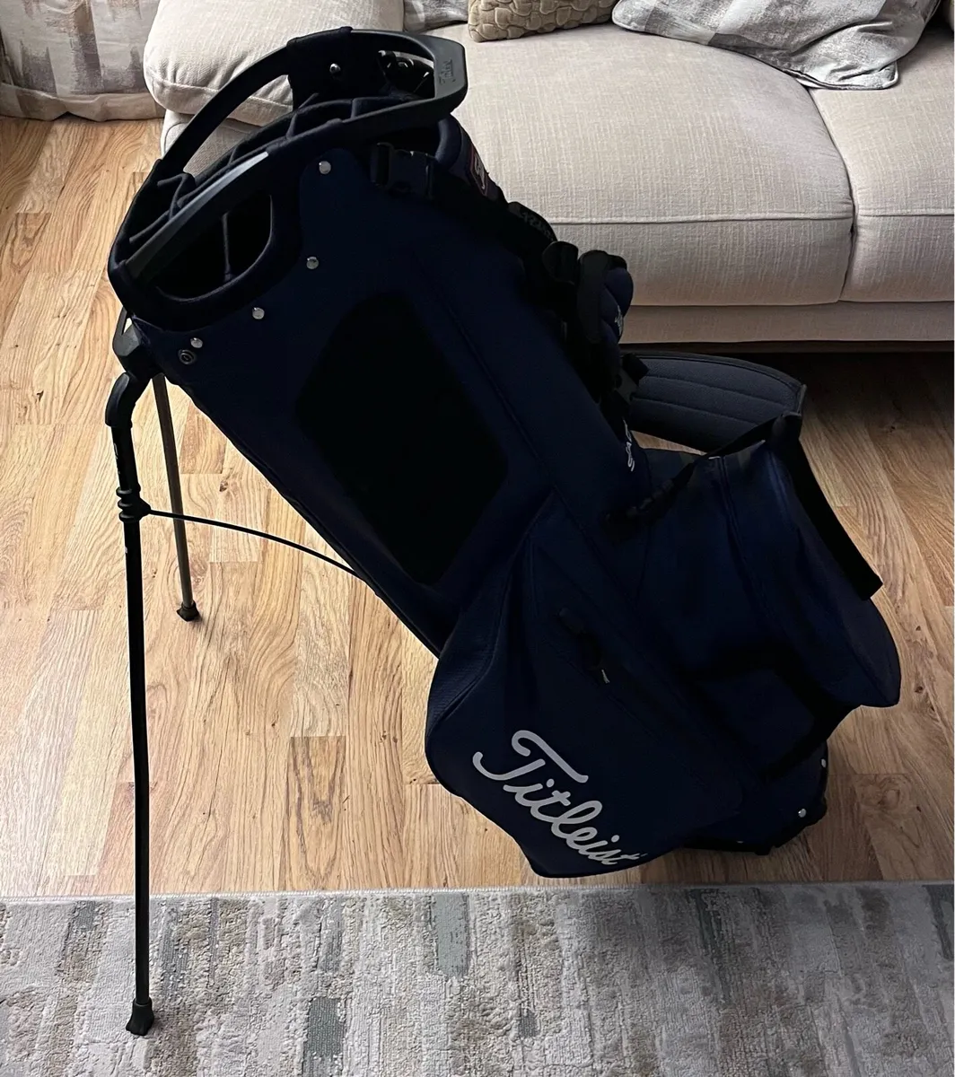 Titleist Hybrid 14 StaDry Golf Bag - Image 3