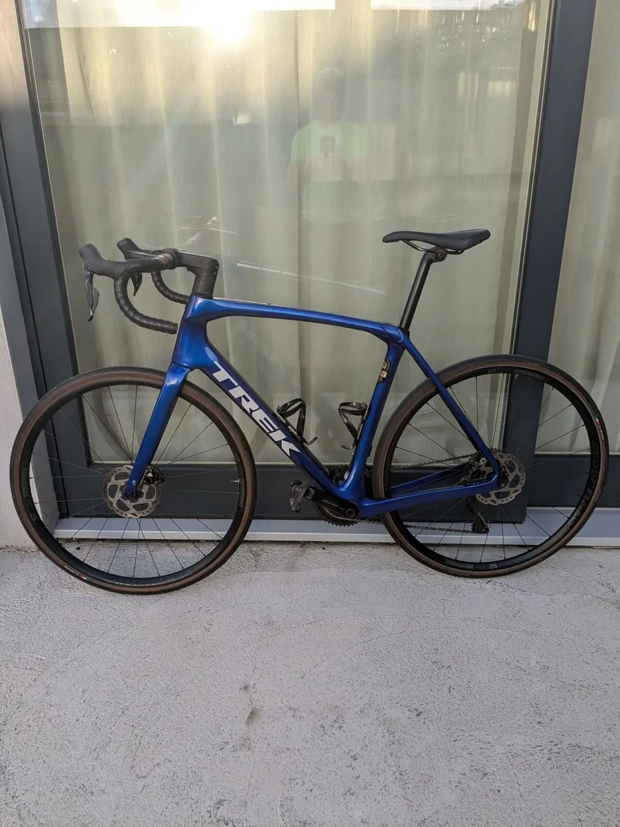 Bicycle. 2022 trek Damaine Di2 disk breaks. - Image 4