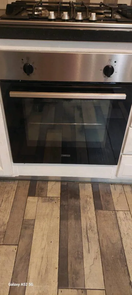 Electric Oven - Image 2