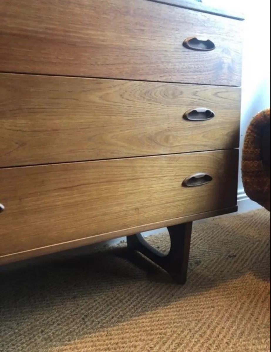 Mid Century Chest of Drawers - Image 4