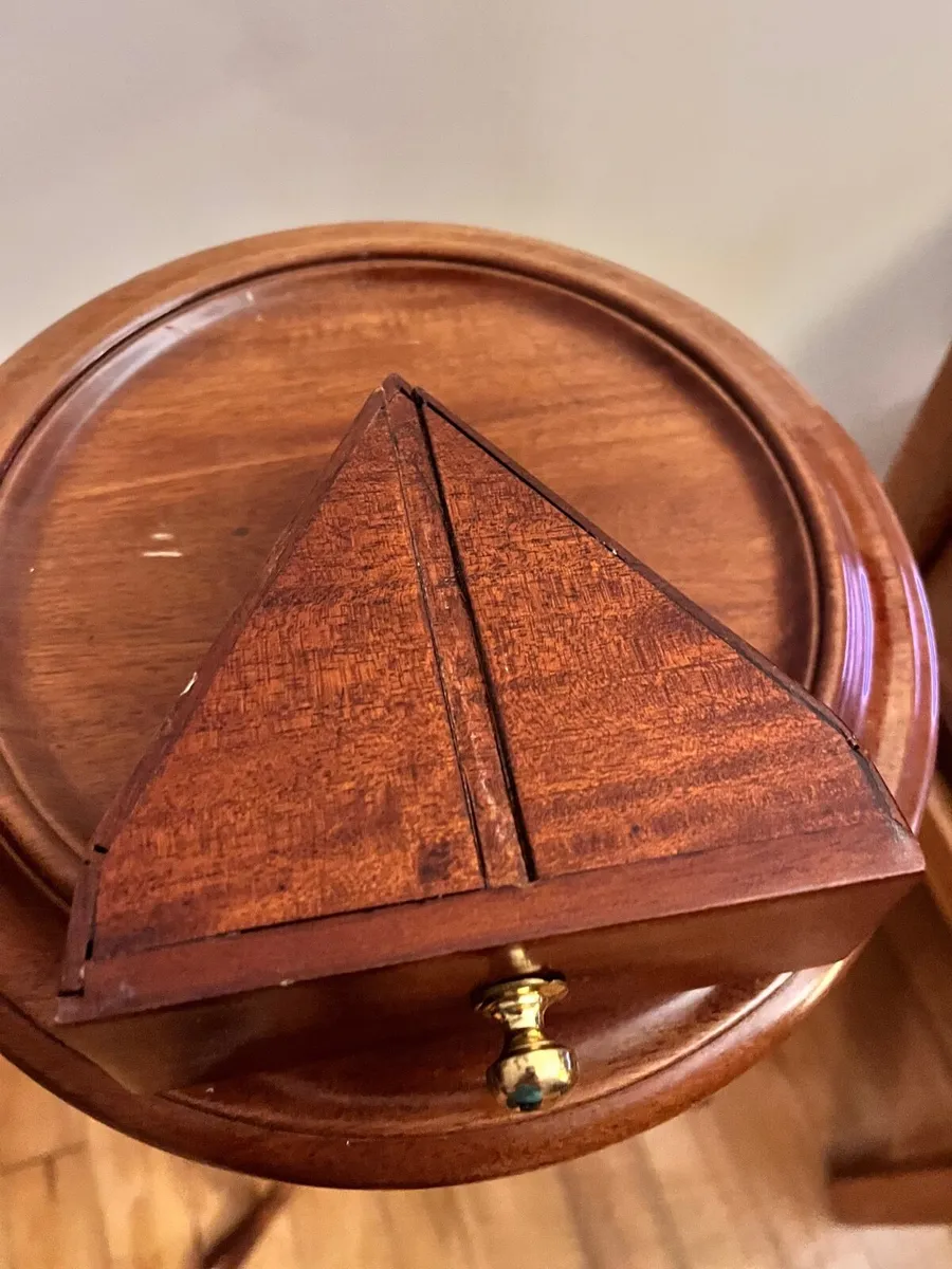 Antique Georgian Style Mahogany Plant Stand - Image 3